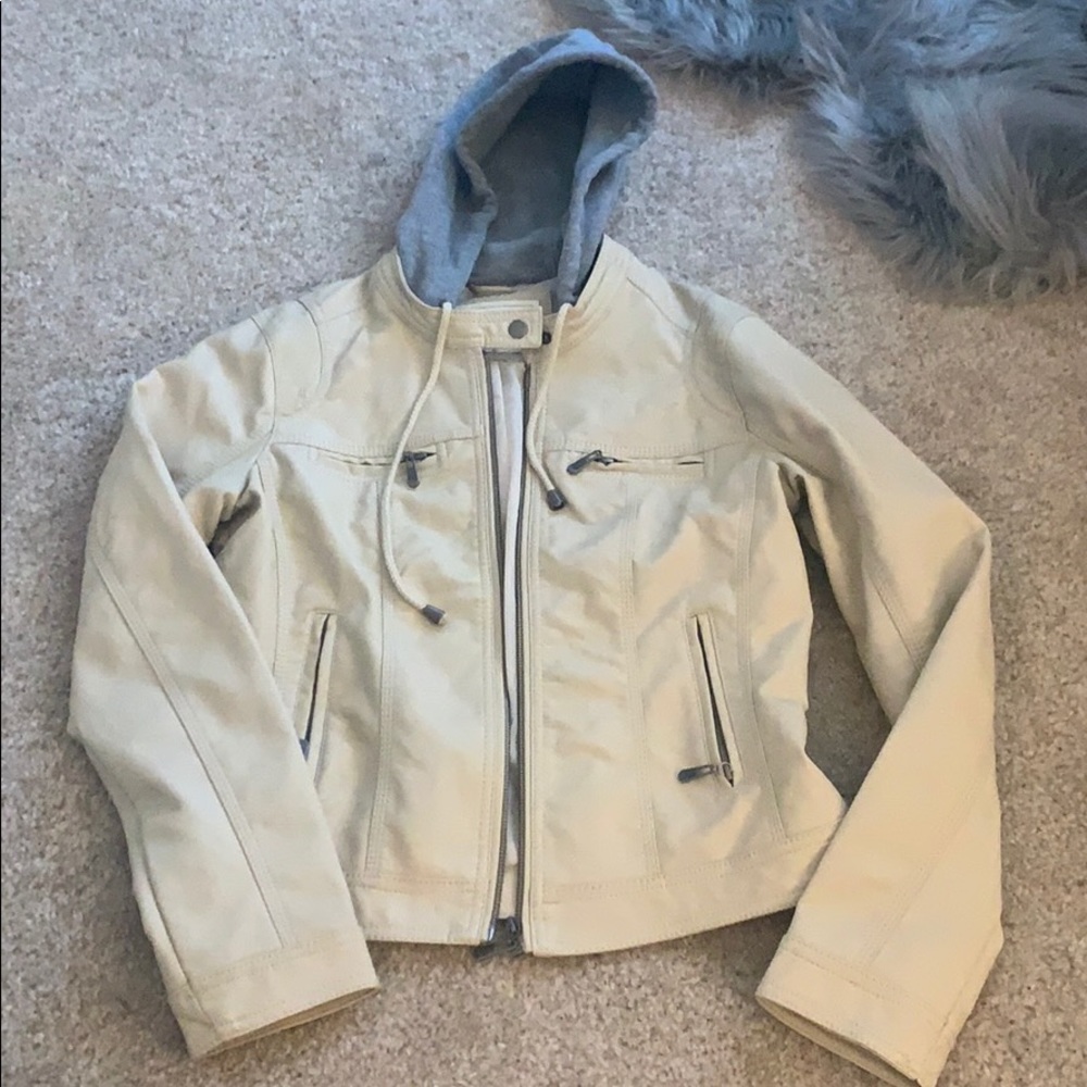 Brand new women’s jacket/coat